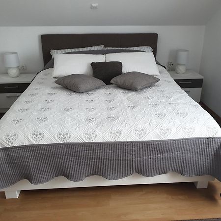 Apartment Asgard Drežnik Grad Esterno foto